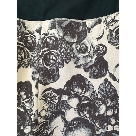 Oiselle Women's Running Shorts – Size 10 – EUC – Floral Print - Picture 3 of 9